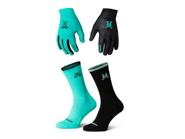 PACK CALCETINES Y GUANTES TURQUESA/NEGRO