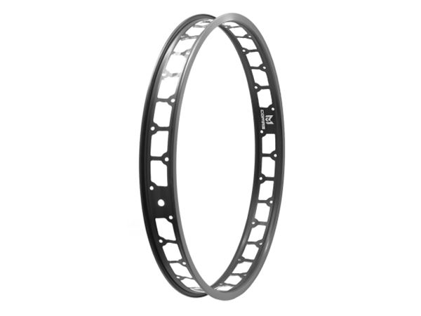 LLANTA TRASERA COMAS F1 19” 32H